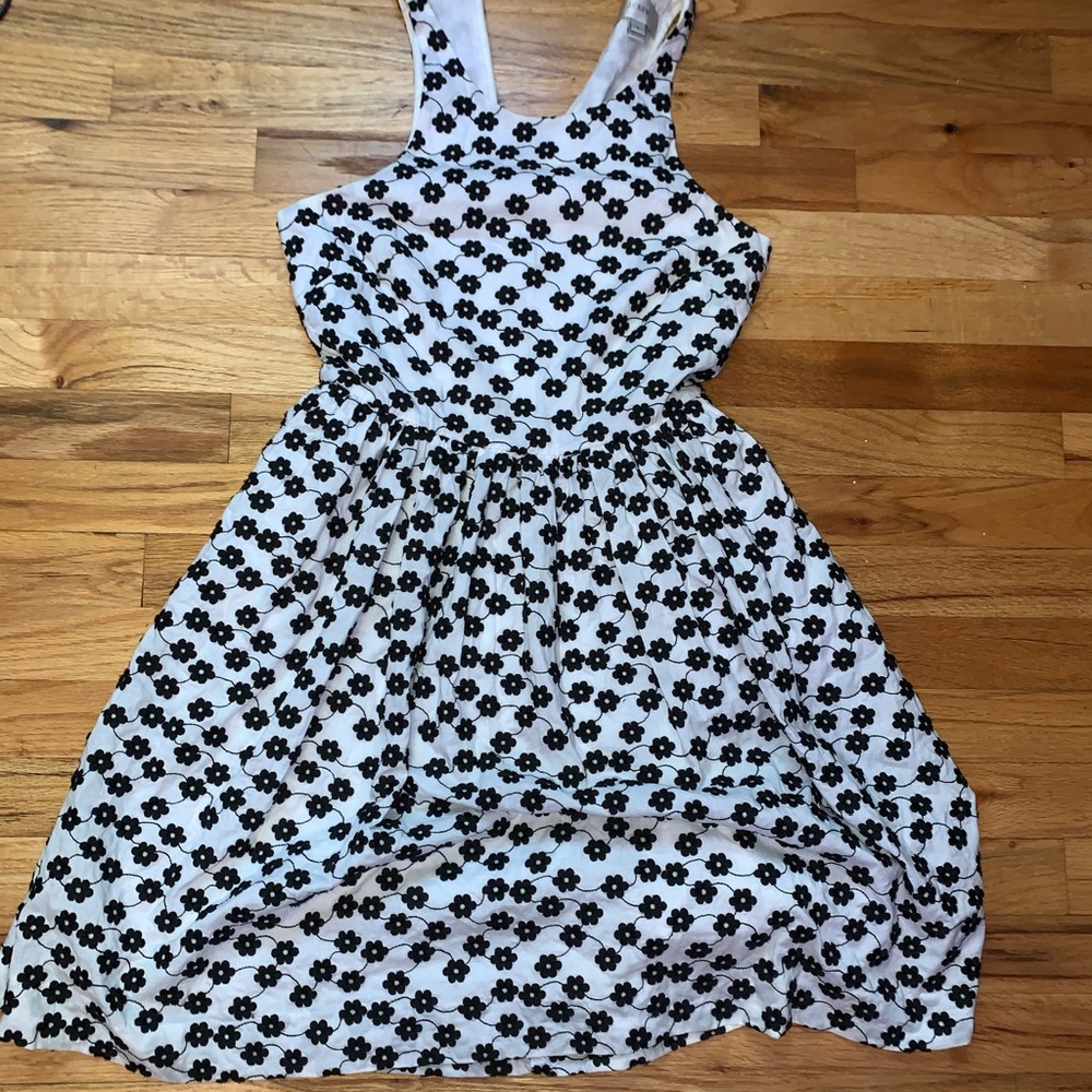 Flowered black and white dress
